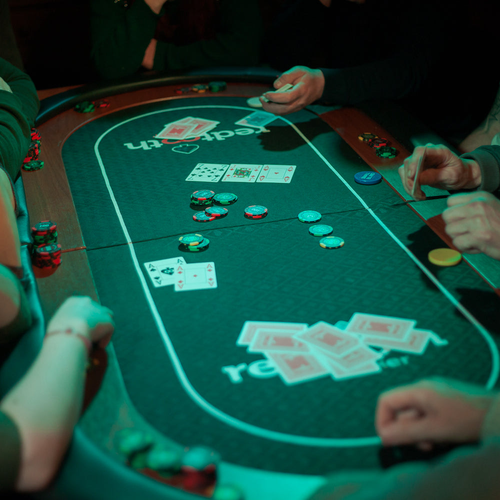 Best Oval Poker Tables of 2022: Your Ultimate Buyer’s Guide
